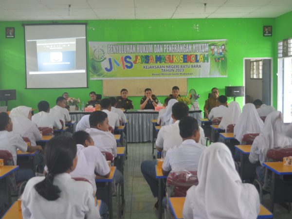 Jaksa Masuk Sekolah